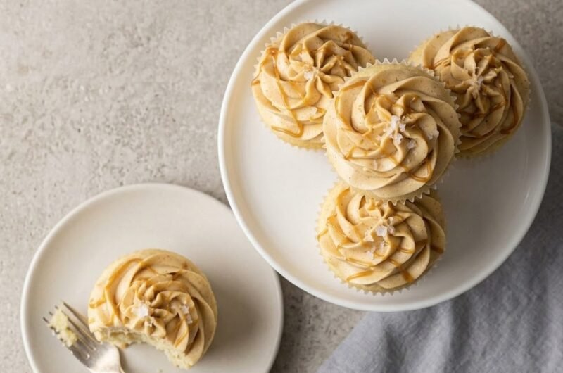 Mary Berry Vanilla Cupcakes